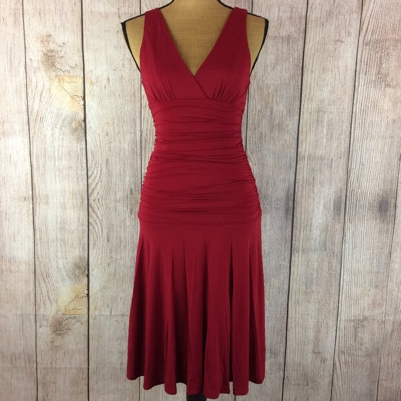BCBGMaxAzria Dresses & Skirts - BCBGMaxAzria Red V-Neck Ruched Stretch Dress Sz M